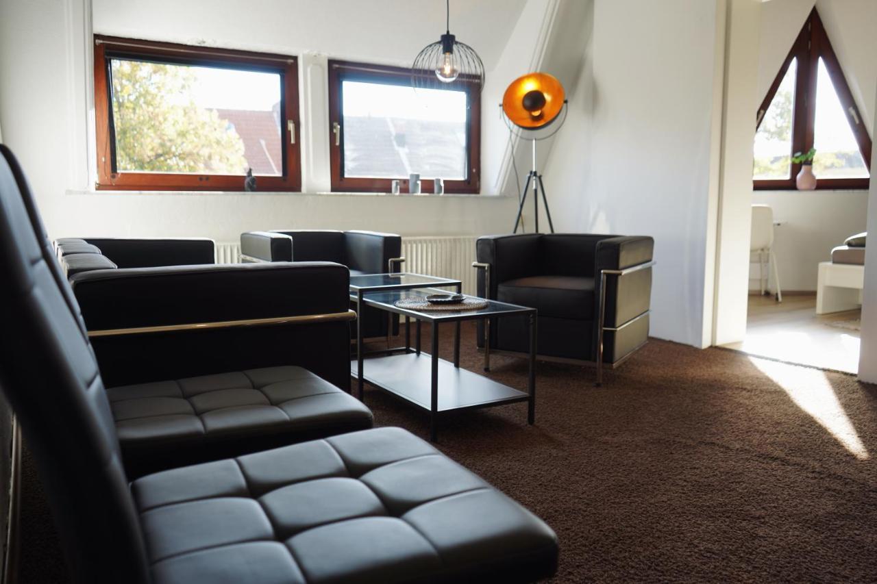 Unique: Geraeumig - Bhf-Nah - Parkplatz - Netflix Apartment BRE Exterior foto