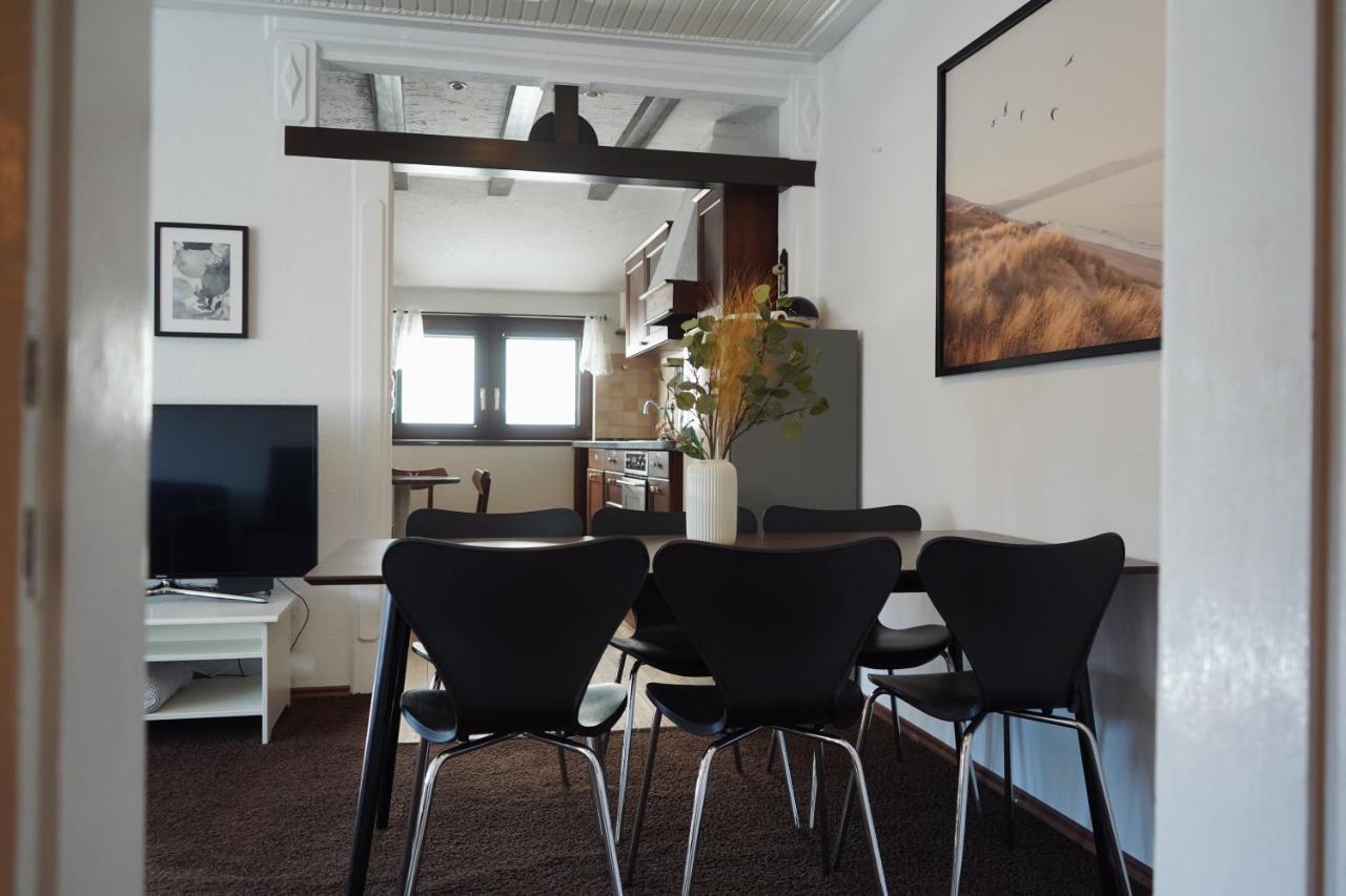 Unique: Geraeumig - Bhf-Nah - Parkplatz - Netflix Apartment BRE Exterior foto