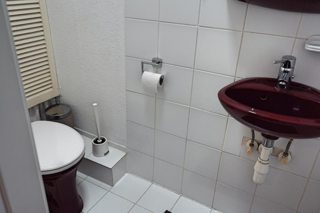 Unique: Geraeumig - Bhf-Nah - Parkplatz - Netflix Apartment BRE Exterior foto
