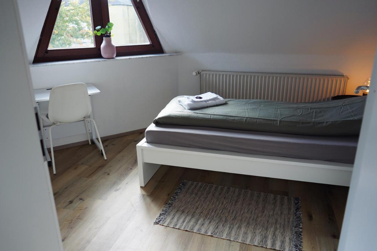 Unique: Geraeumig - Bhf-Nah - Parkplatz - Netflix Apartment BRE Exterior foto