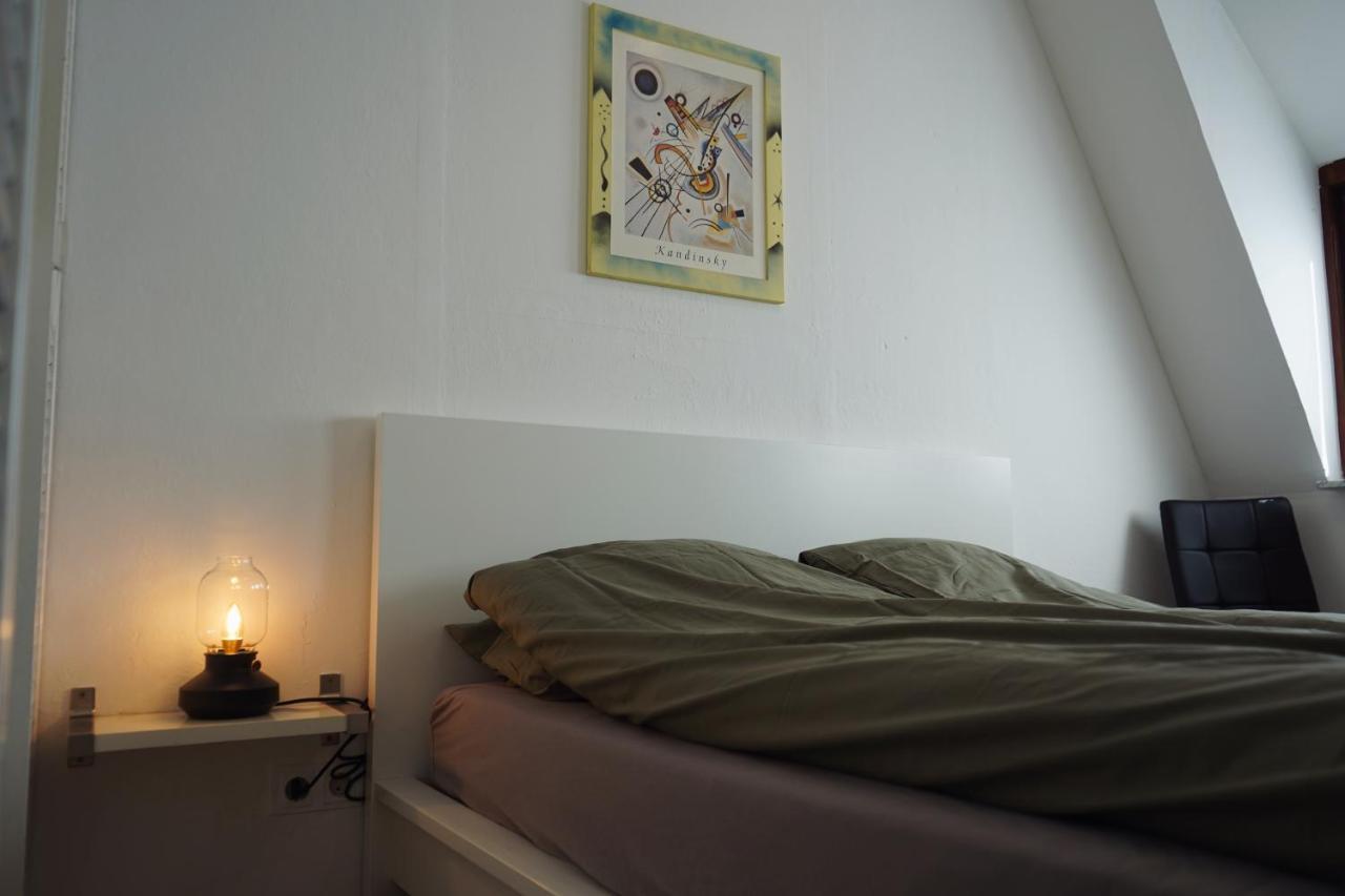 Unique: Geraeumig - Bhf-Nah - Parkplatz - Netflix Apartment BRE Exterior foto